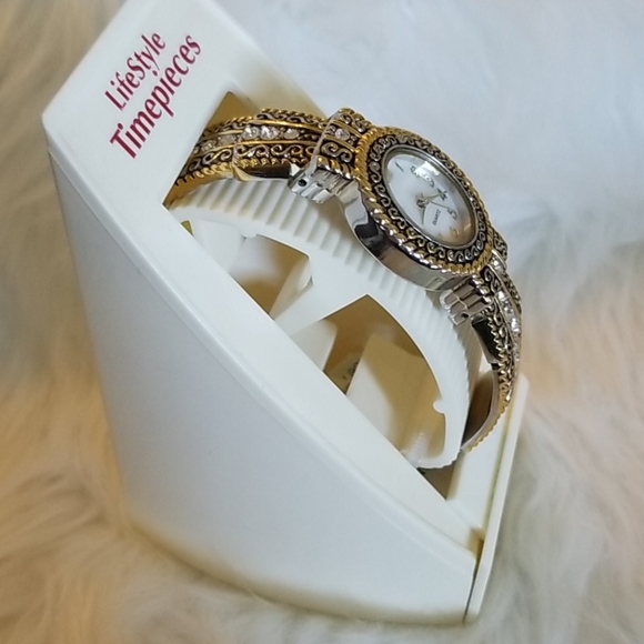 Accutime Watch Co. Ladies Watch Bracelet - Picture 12 of 13